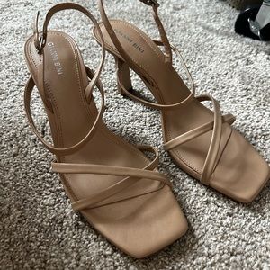 Gianni Bini Strappy Nude Heel Sz 10